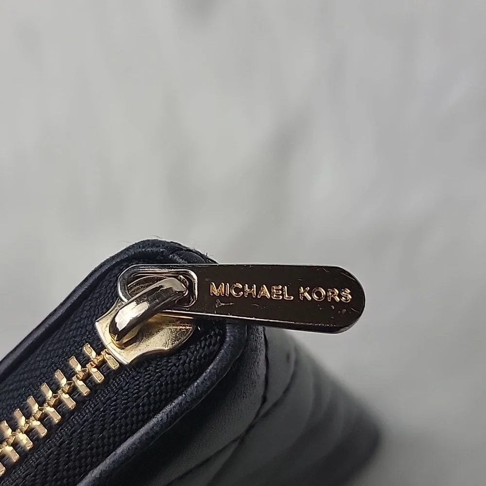 MICHAEL‎ KORS Hamilton Black Quilted Leather Gold Tone Logo Zip Around Wallet